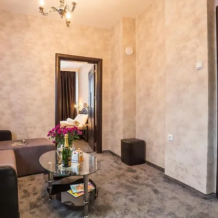 Apartment Center *